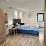 4 Murri Villa