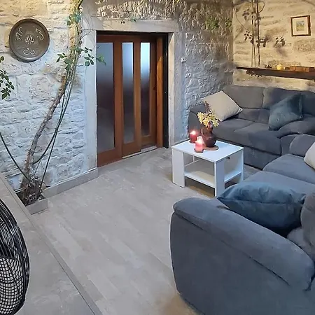 فيلة 4 Murri روفينجسكو سيلو